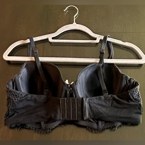 Victoria’s Secret Body By Victoria 36C - Picture 4 of 4